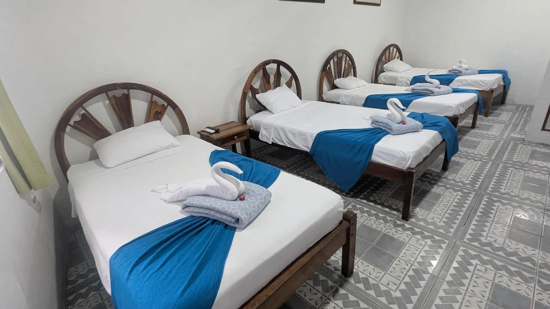 호스텔 Hostal Gardner 푸에르토아요라
