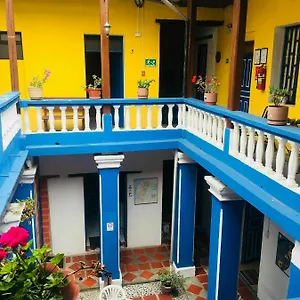 the-blue-door-housing.hotelsquito.com/